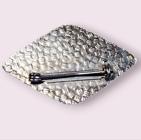 Art Nouveau Design Enamelled Brooch Pin with Rose Bouquet - Picture 2 of 2